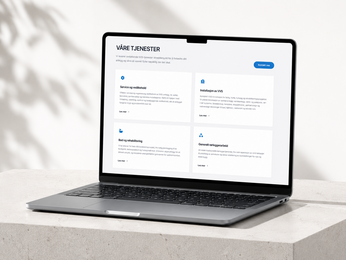 3D-mockup av moderne PC som viser en rørleggernettside