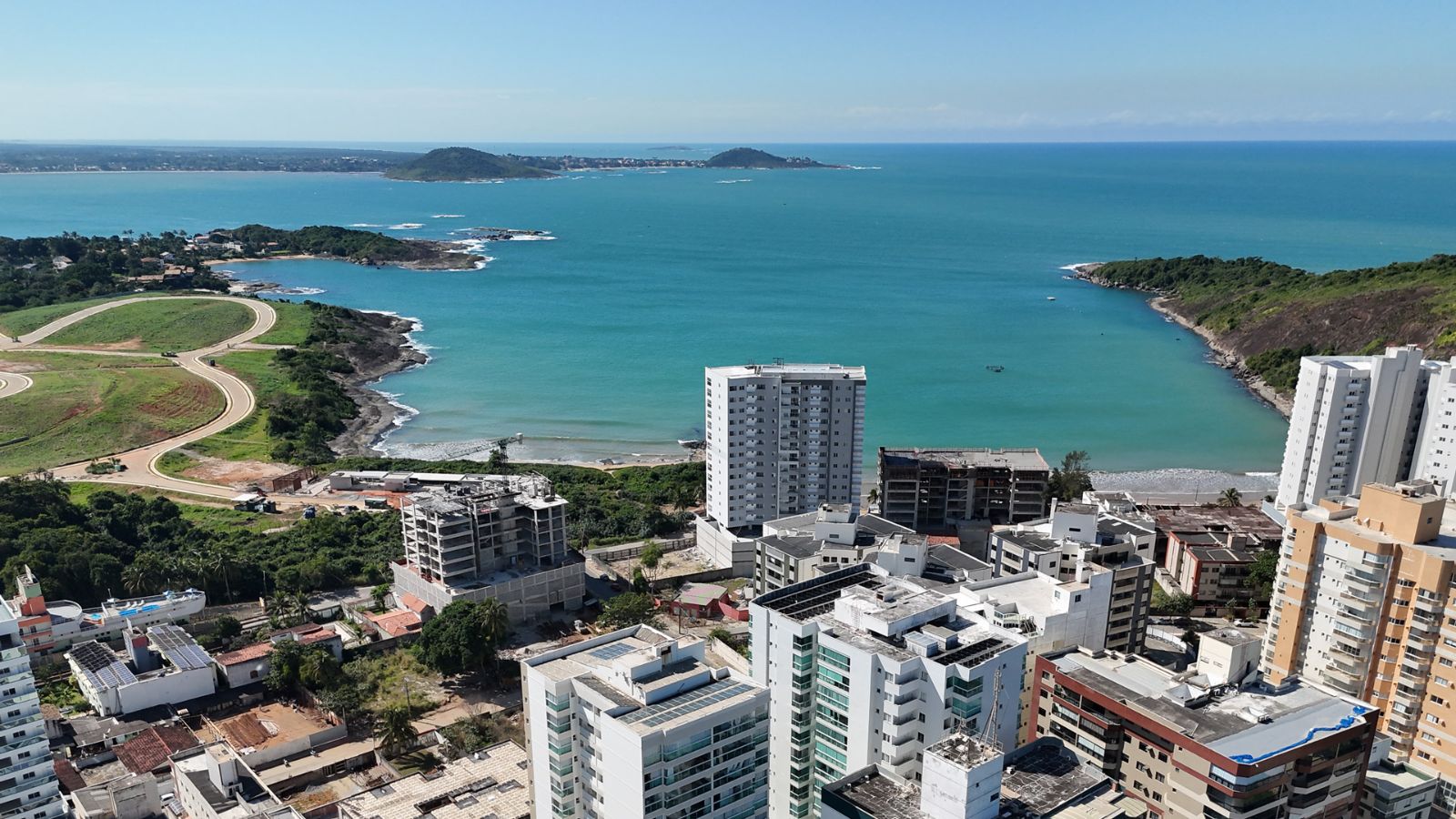 Vista do mar na Praia da Cerca, em Guarapari