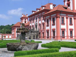 Troja Chateau