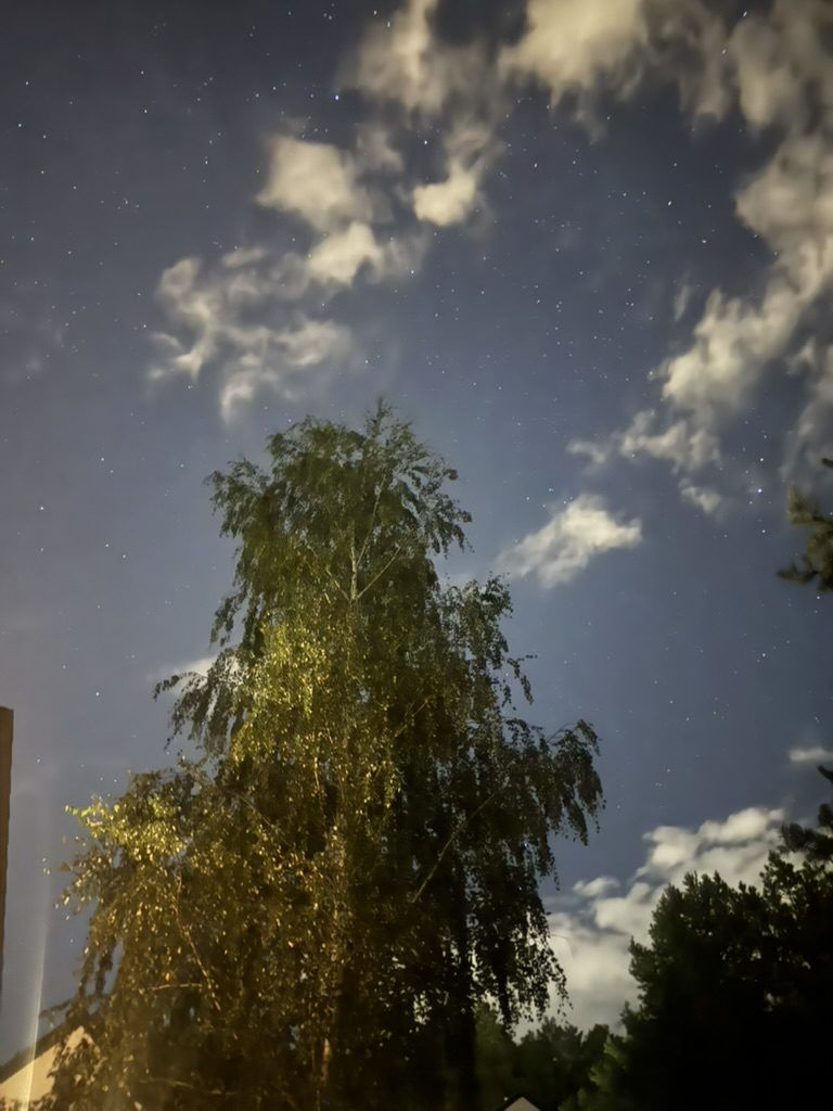 Nocne niebo z gwiazdami
