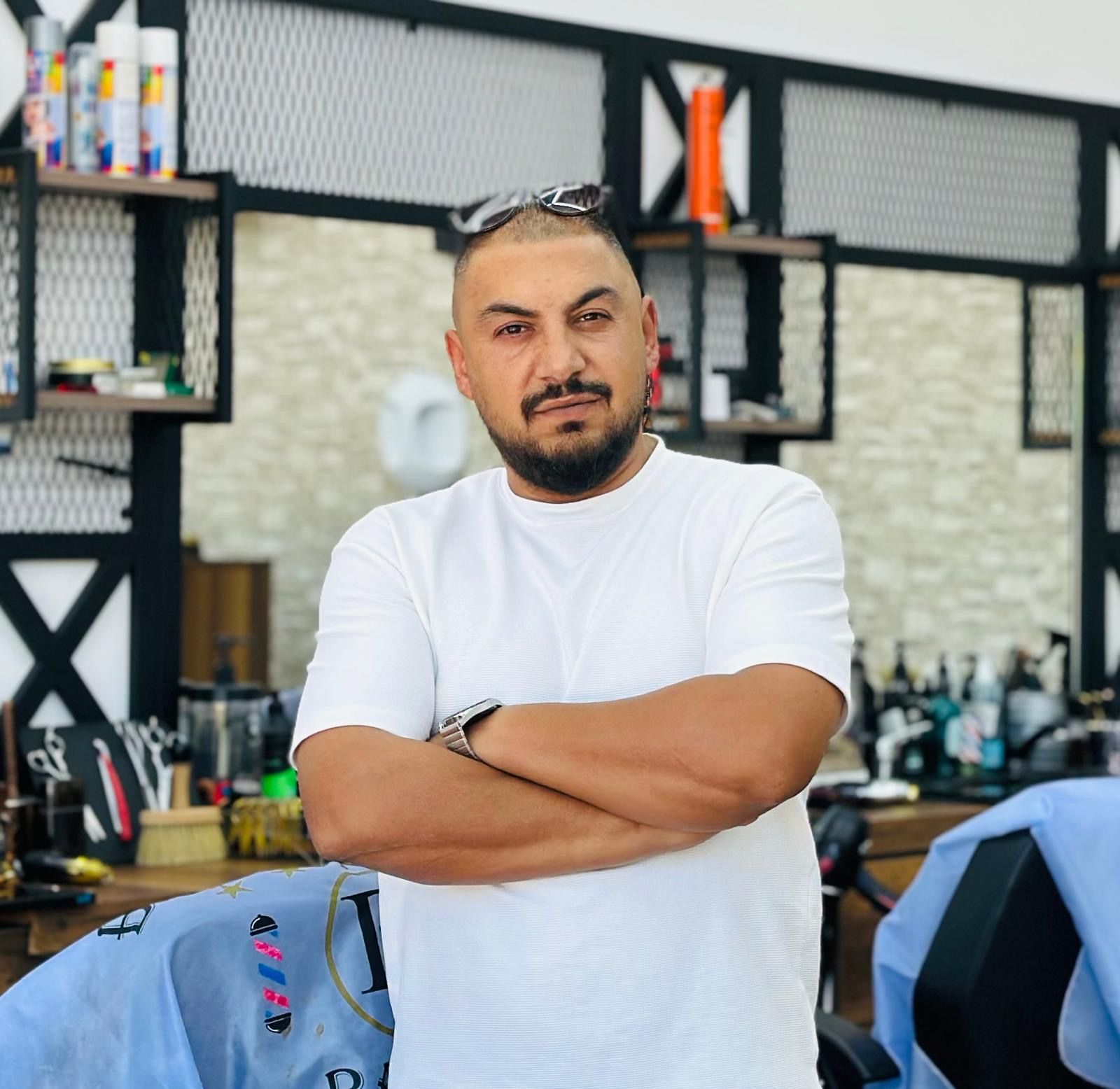 Басри – Собственик